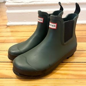 Hunter women’s Original Chelsea Rain Booties